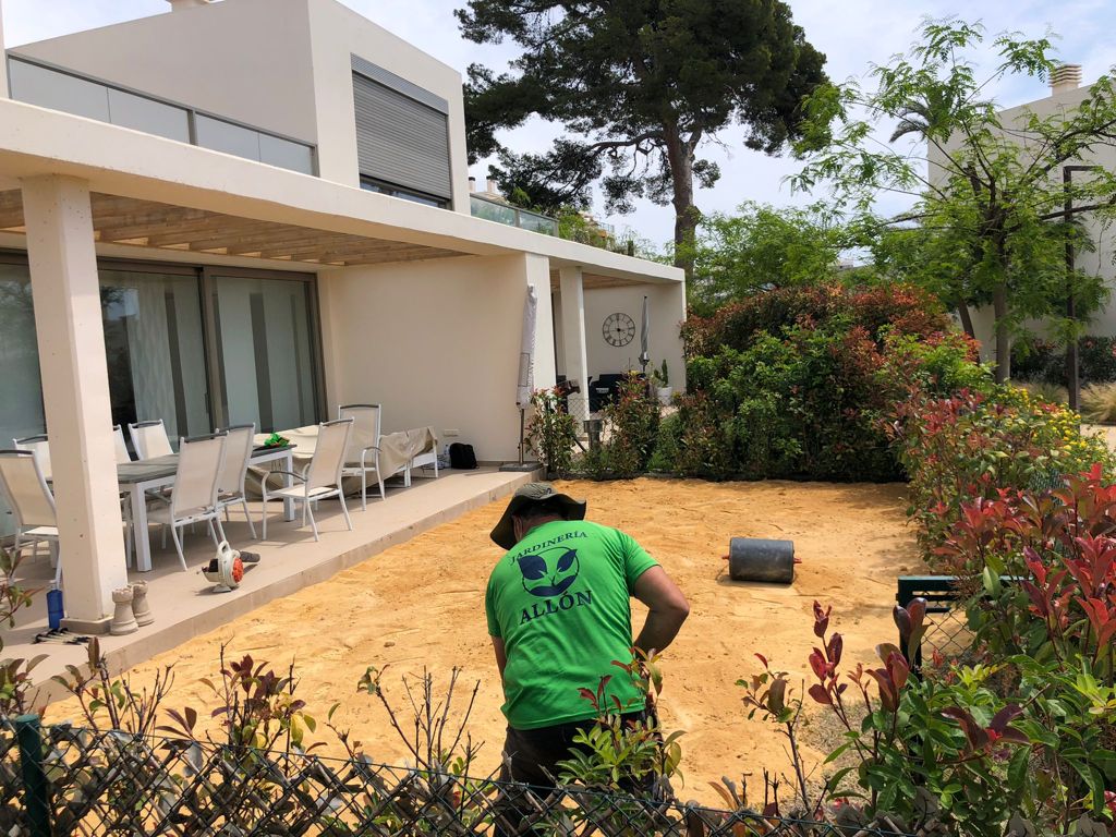 Empresa de jardinería especializada en cuidado integral de jardines comunitarios y privados en Moraira